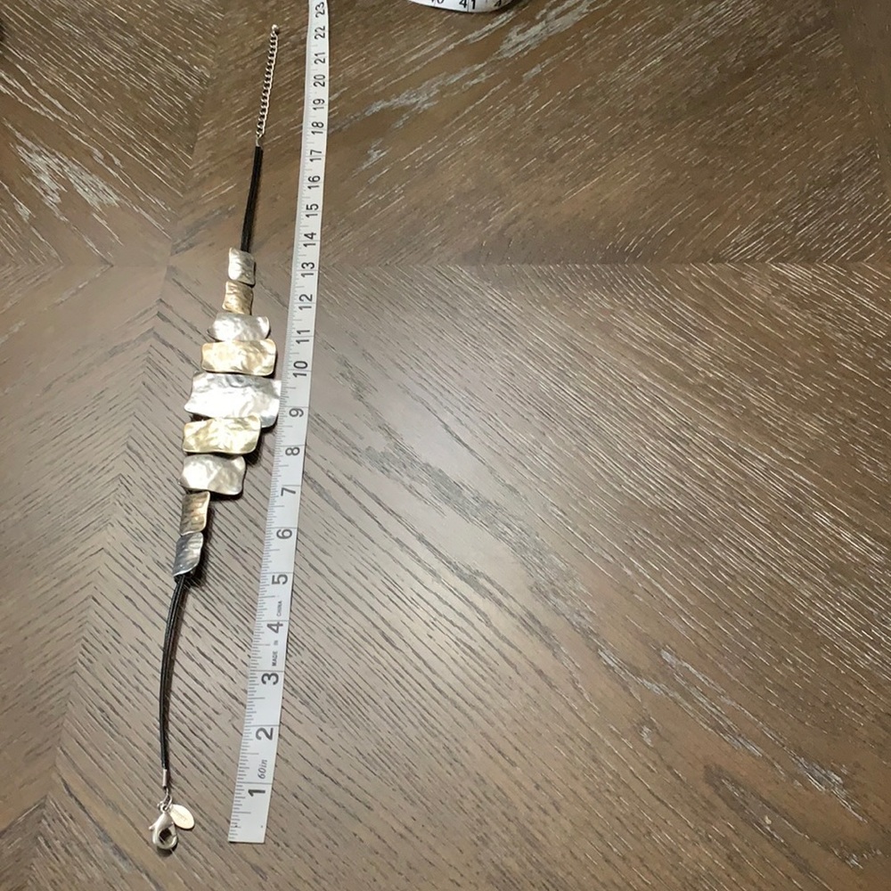 Chico’s Sloan hammered silver and gold chunky bib statement necklace - Picture 16 of 17